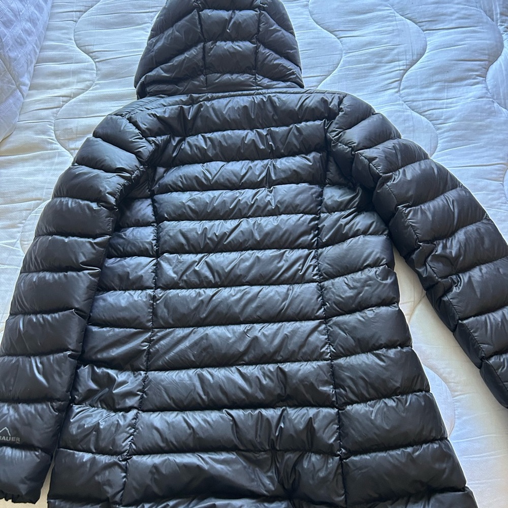 Eddie Bauer Black Hooded Puffer Jacket Hip Length with Zippered Pockets - Picture 3 of 5